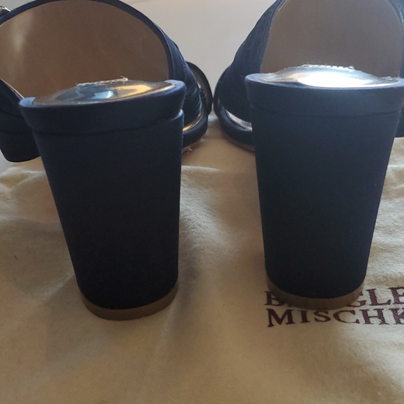 Badgley Mischka Feline slide satin heels 7.5 - Picture 3 of 4